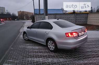 Седан Volkswagen Jetta 2013 в Києві