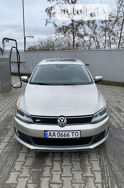 Седан Volkswagen Jetta 2012 в Чернівцях