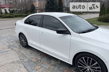 Седан Volkswagen Jetta 2016 в Кременчуці