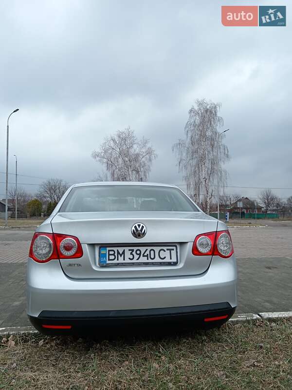 Седан Volkswagen Jetta 2006 в Лебедине