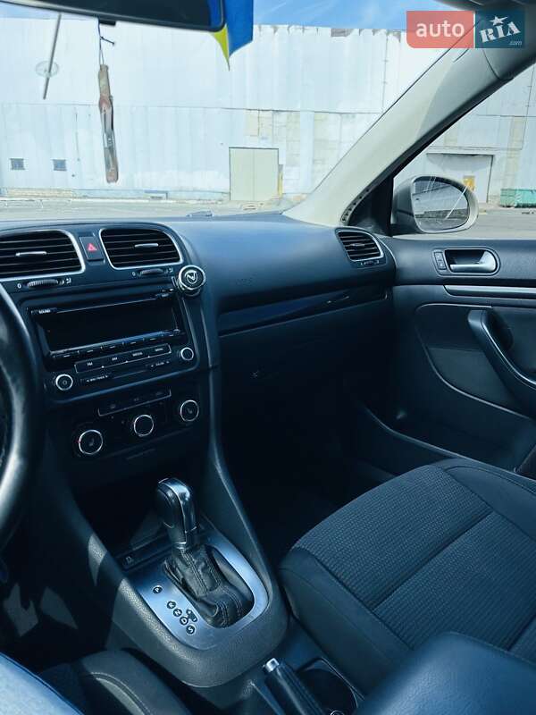 Універсал Volkswagen Jetta 2012 в Одесі