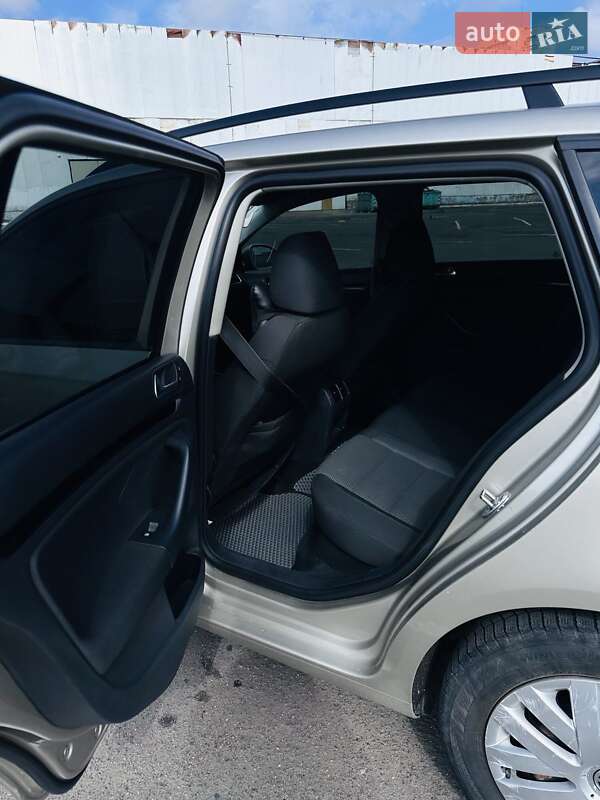 Універсал Volkswagen Jetta 2012 в Одесі