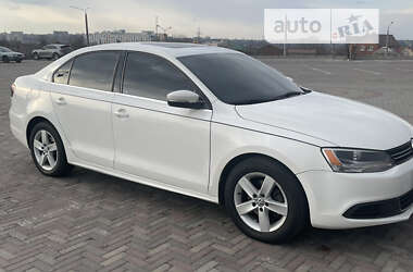 Седан Volkswagen Jetta 2012 в Харькове