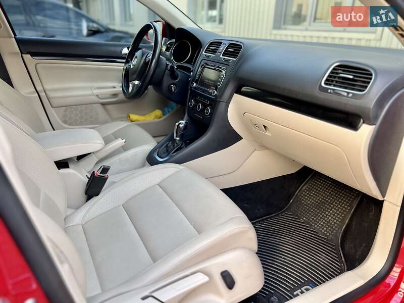 Універсал Volkswagen Jetta 2013 в Мукачевому