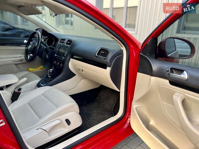 Універсал Volkswagen Jetta 2013 в Мукачевому