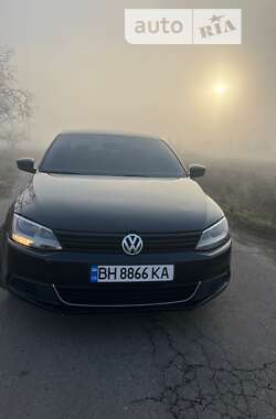 Седан Volkswagen Jetta 2012 в Львові