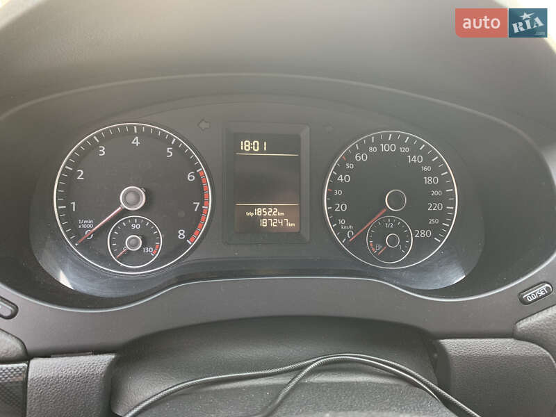 Седан Volkswagen Jetta 2011 в Житомирі