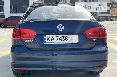 Седан Volkswagen Jetta 2013 в Києві