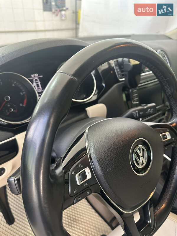 Седан Volkswagen Jetta 2016 в Одесі