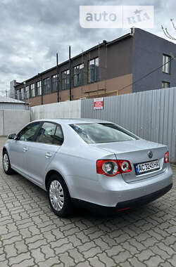 Седан Volkswagen Jetta 2006 в Луцке