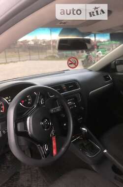 Седан Volkswagen Jetta 2016 в 