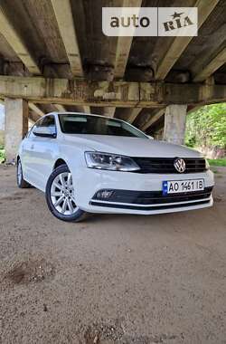 Седан Volkswagen Jetta 2016 в Ужгороде