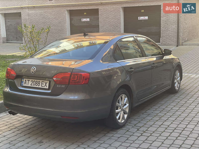 Седан Volkswagen Jetta 2012 в Ивано-Франковске