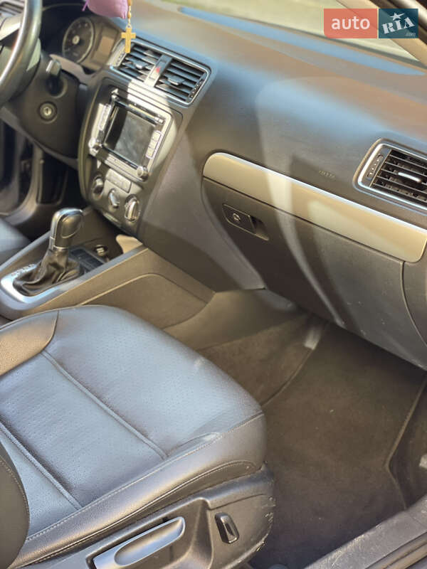 Седан Volkswagen Jetta 2012 в Ивано-Франковске