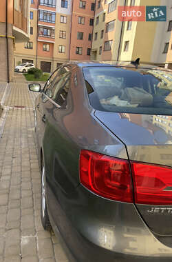 Седан Volkswagen Jetta 2012 в Ивано-Франковске