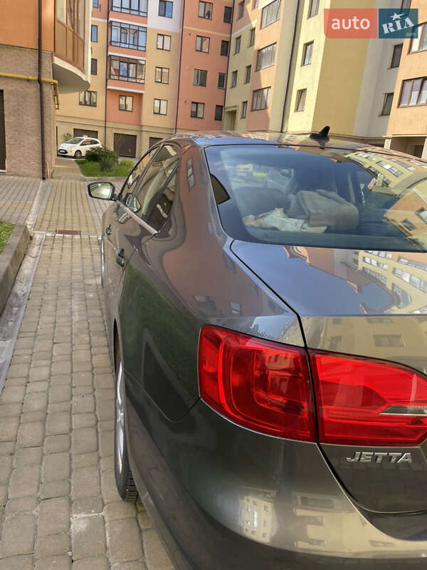 Седан Volkswagen Jetta 2012 в Ивано-Франковске