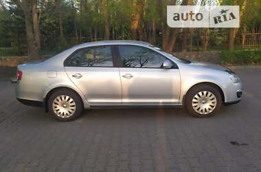 Седан Volkswagen Jetta 2008 в Миргороде