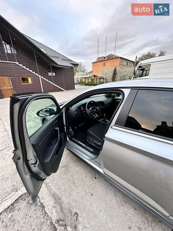 Седан Volkswagen Jetta 2019 в Гадяче