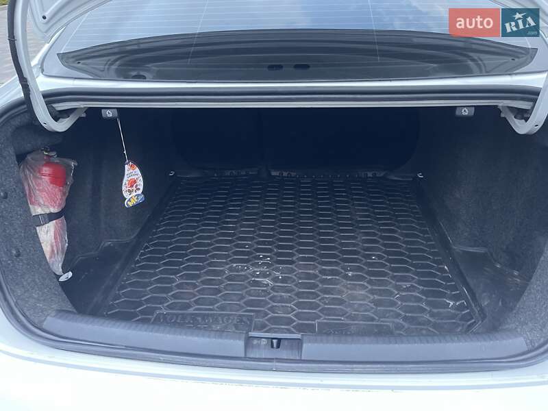 Седан Volkswagen Jetta 2016 в Виннице