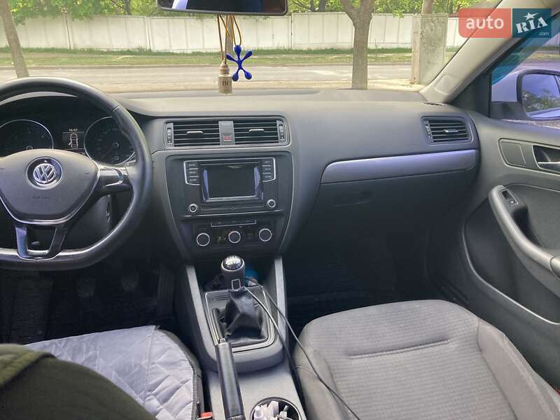 Седан Volkswagen Jetta 2016 в Кривом Роге