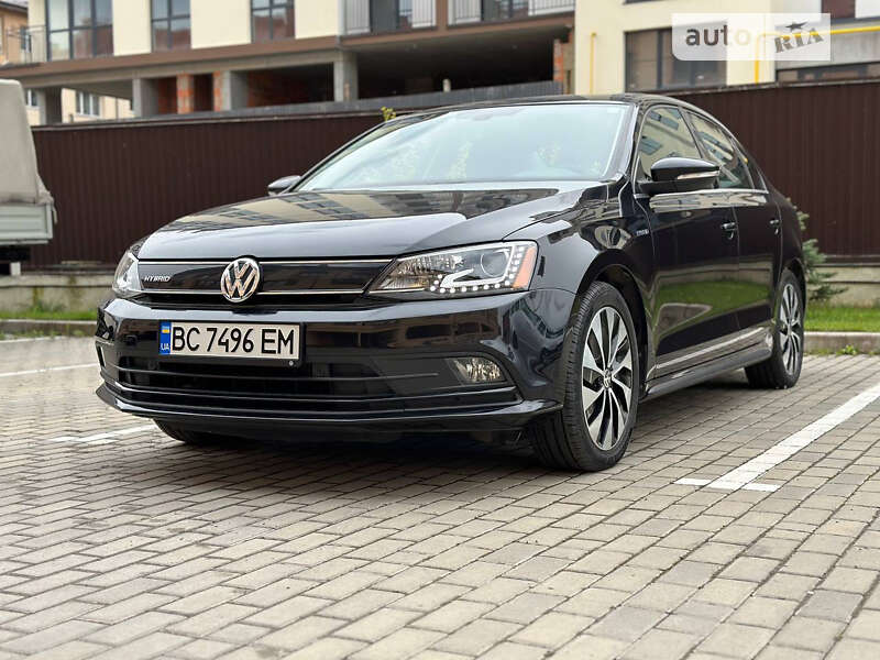 Седан Volkswagen Jetta 2015 в Львове