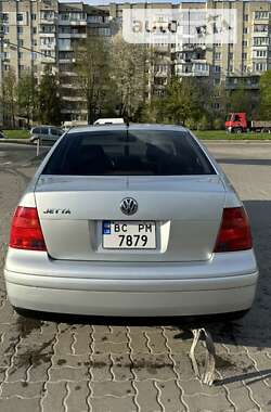 Седан Volkswagen Jetta 2002 в Львові