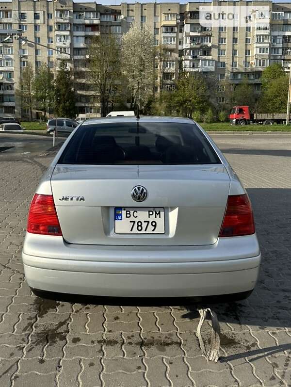 Седан Volkswagen Jetta 2002 в Львове