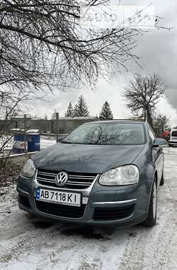 Седан Volkswagen Jetta 2005 в Гайсине