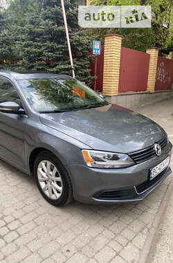 Седан Volkswagen Jetta 2013 в Львові