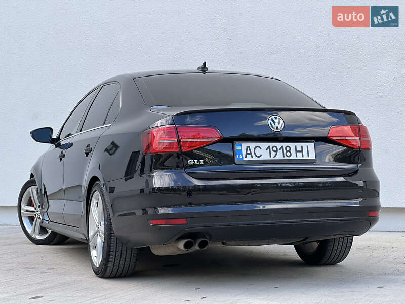 Седан Volkswagen Jetta 2015 в Луцке