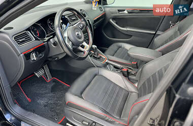Седан Volkswagen Jetta 2015 в 