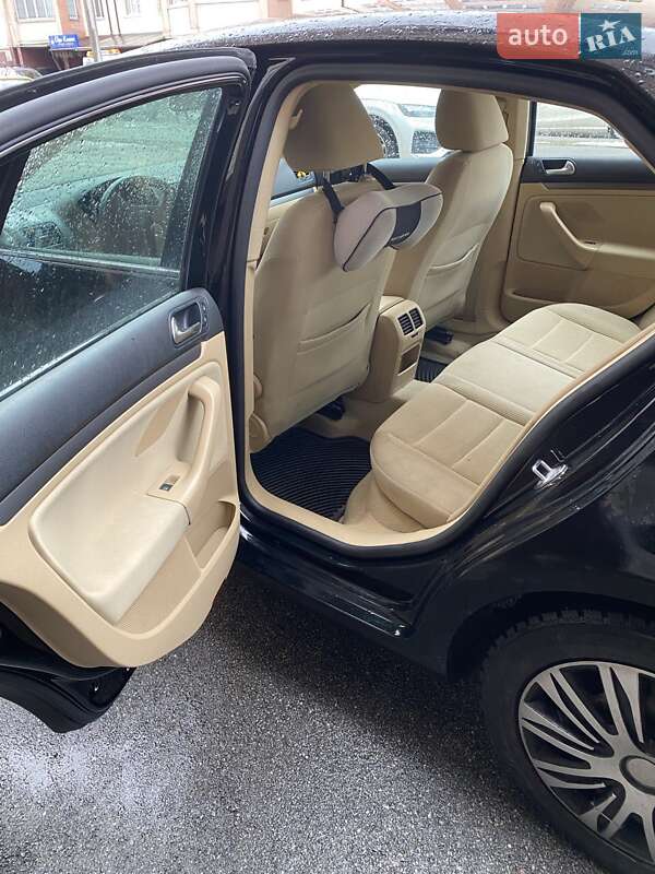 Седан Volkswagen Jetta 2009 в Киеве