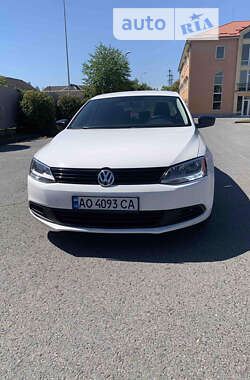 Седан Volkswagen Jetta 2013 в Ужгороде