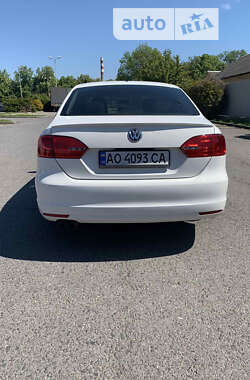 Седан Volkswagen Jetta 2013 в Ужгороде