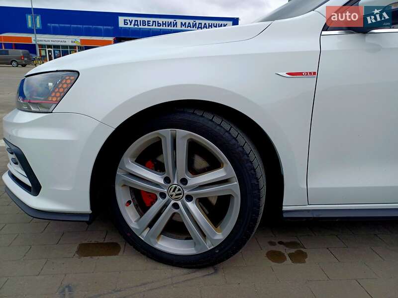 Седан Volkswagen Jetta 2016 в Тернополе