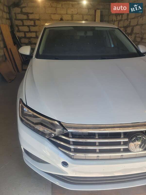 Седан Volkswagen Jetta 2018 в Горішніх Плавнях