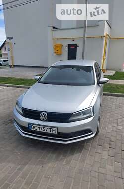Седан Volkswagen Jetta 2015 в Львове