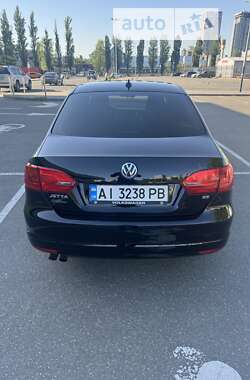 Седан Volkswagen Jetta 2014 в Киеве