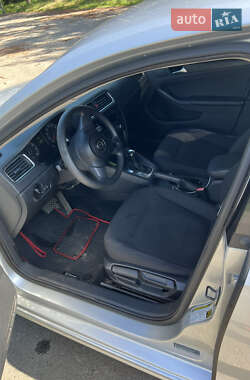 Седан Volkswagen Jetta 2013 в Недригайлове