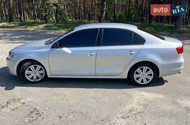 Седан Volkswagen Jetta 2013 в Недригайлове