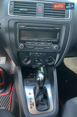 Седан Volkswagen Jetta 2013 в Недригайлове