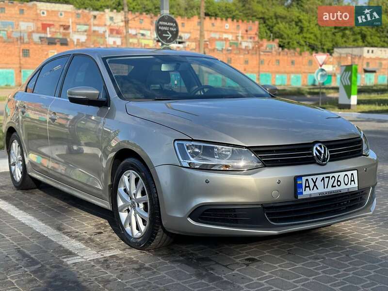 Седан Volkswagen Jetta 2012 в Харкові