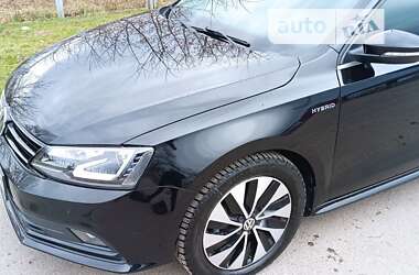 Седан Volkswagen Jetta 2015 в Самборе