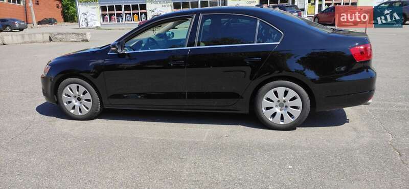 Седан Volkswagen Jetta 2014 в 