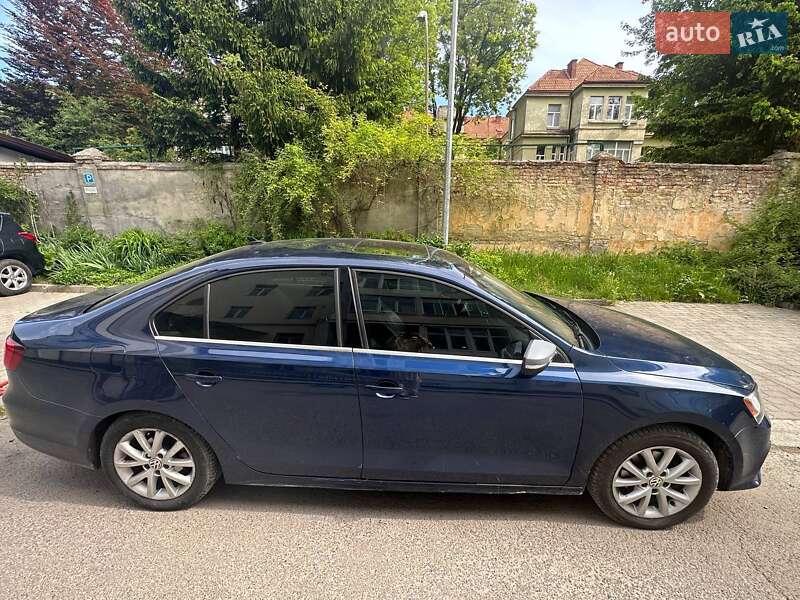 Седан Volkswagen Jetta 2013 в Львове