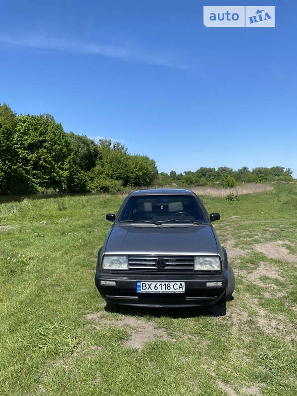 Седан Volkswagen Jetta 1990 в Славуте