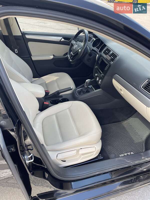 Седан Volkswagen Jetta 2017 в Киеве