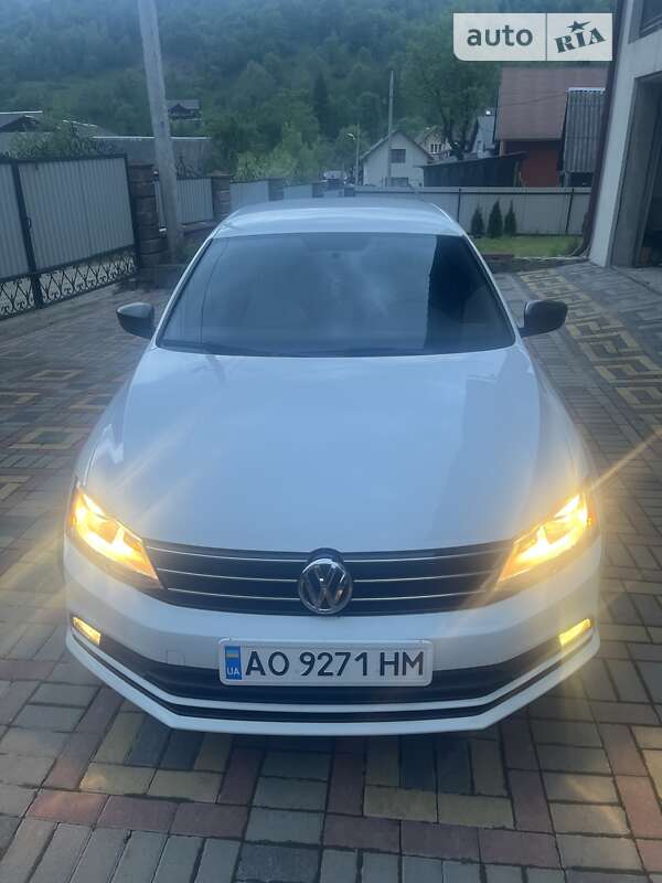 Седан Volkswagen Jetta 2015 в Рахові