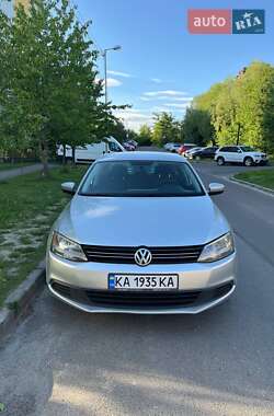 Седан Volkswagen Jetta 2014 в 