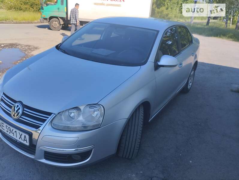 Седан Volkswagen Jetta 2006 в Кривом Роге